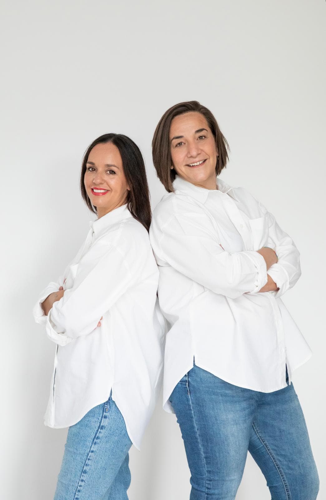 Elena Roldán Cantos y Ana Esparcia, cofundadoras de EAR Audiología Avanzada